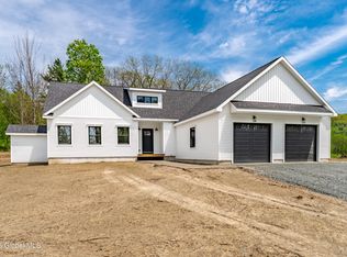 60 Plante Ln, Troy, NY 12180