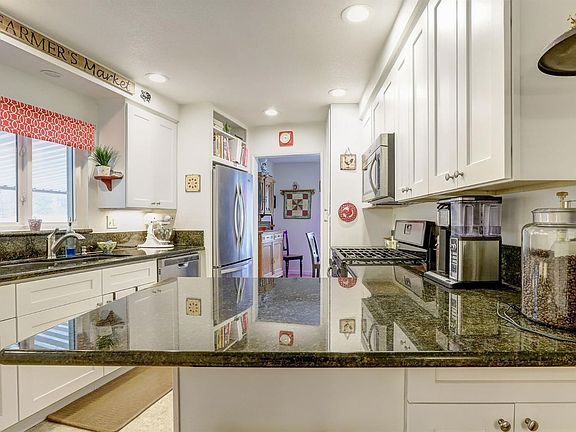 3rd image of 10090 Woodleaf Cir
