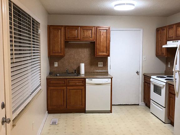 5th image of 5607 Ludbury Ln