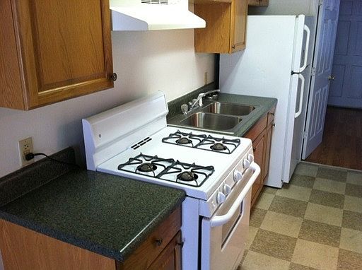 5th image of 2012 Idlewood Ave