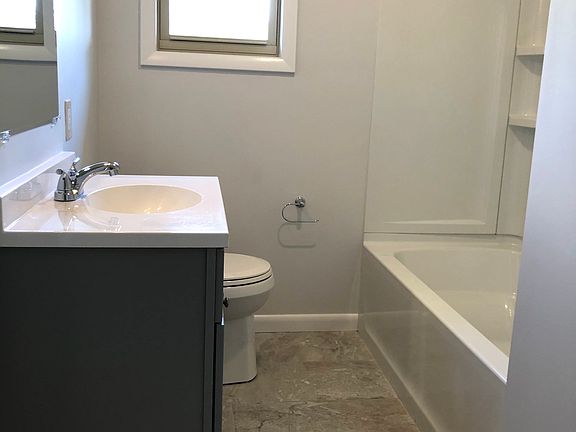 3rd image of 7921 Livingston Dr