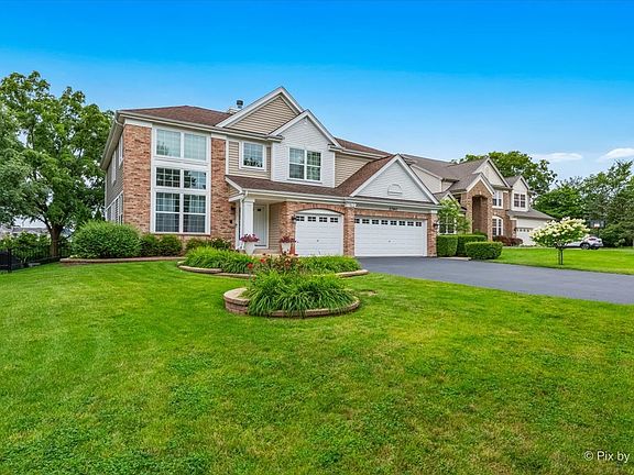 3rd image of 2790 Foxfield Dr