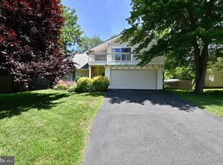 8634 Reseca Ln, Springfield, VA 22152