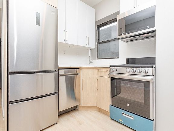 2nd image of 879 De Kalb Ave #35