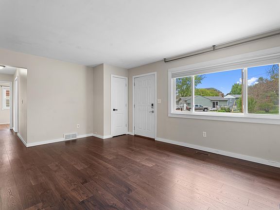 4th image of 1716 S Olive Dr