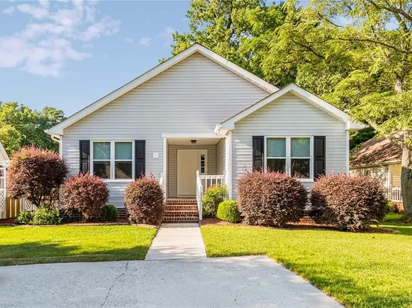 225 Abingdon Cir, Suffolk, VA 23434