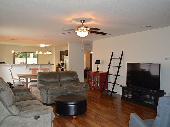 3rd image of 523 Evening Falls Dr