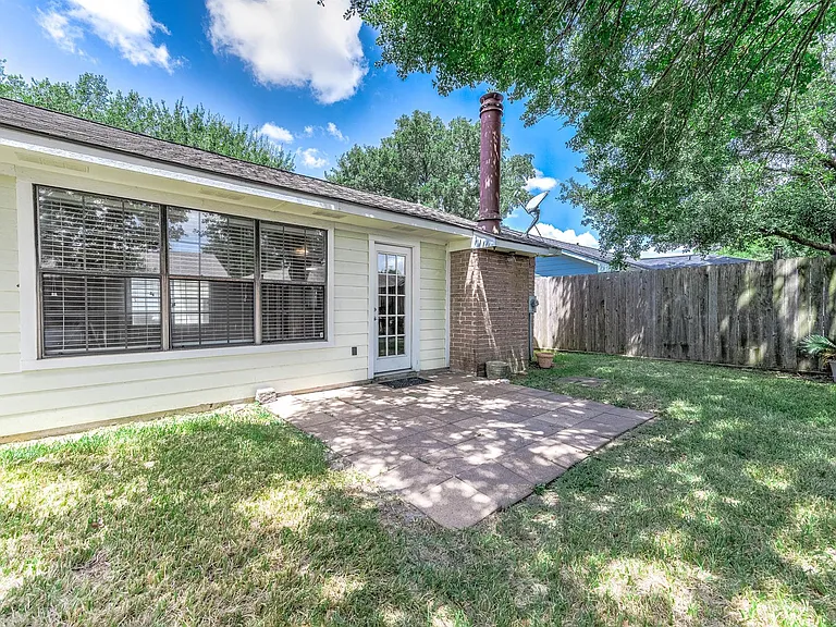 11210 Daybreak Ln — Photo 26