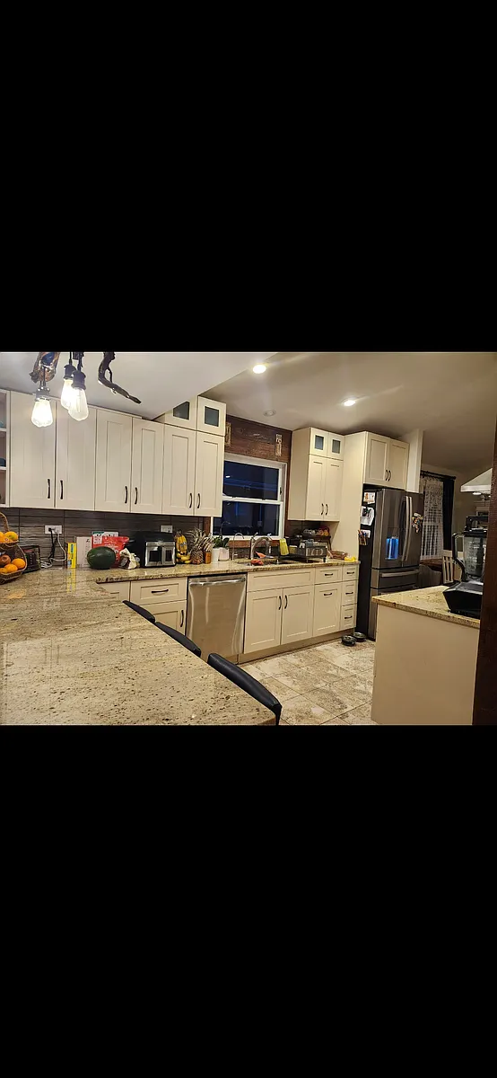 Building Photo - 301 Oakbrook Ct