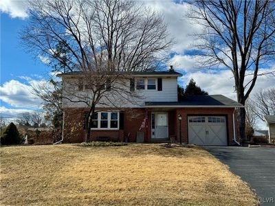 2745 Whitewood Rd, Bethlehem, PA, 18017