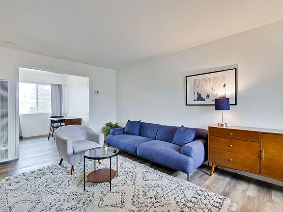 3rd image of 193 Redwood Ave APT 3