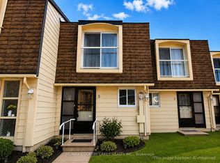 4 Paradise Blvd #3, Ramara, ON L0K 1B0