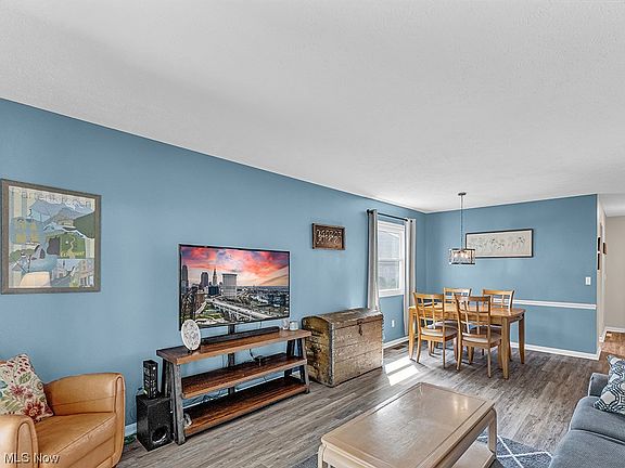 4th image of 10499 Royal Oak Dr #37-A