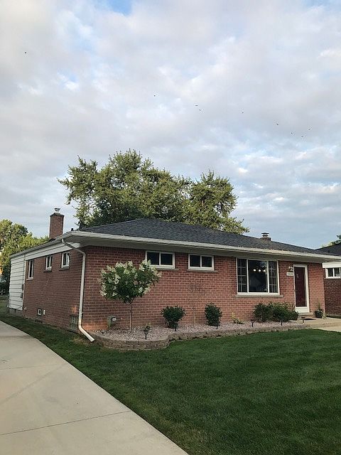 1st image of 23620 Lakewood St