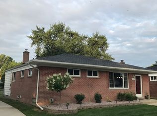 23620 Lakewood St, Saint Clair Shores, MI 48082