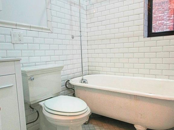 4th image of 205 Saint James Pl APT 03L