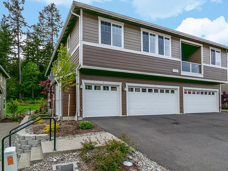1663 Burnside Pl #A — Photo 3