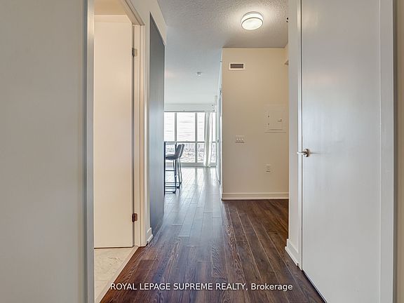 4th image of 10 Park Lawn Rd #2008
