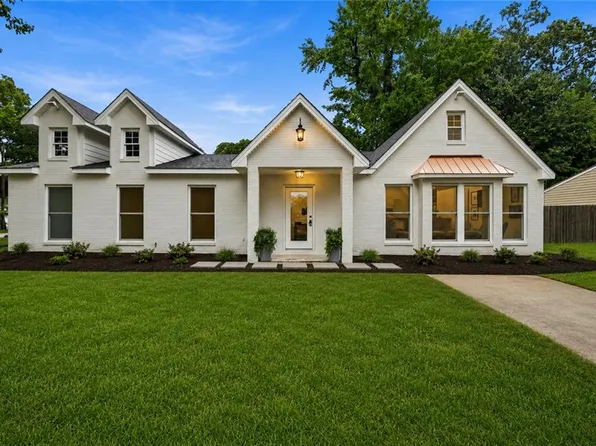 300 Dillon Dr, Virginia Beach, VA 23452