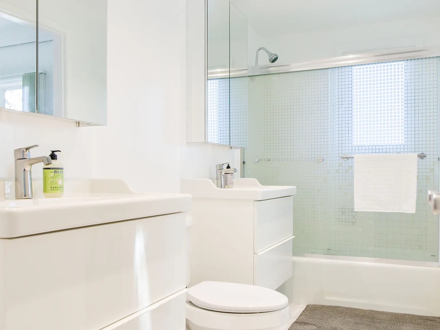 2 bed, 1.5 bath, 1334 sqft, $4,200 — Photo 3