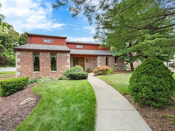 1147 Oakwood Dr, Clairton, PA 15025