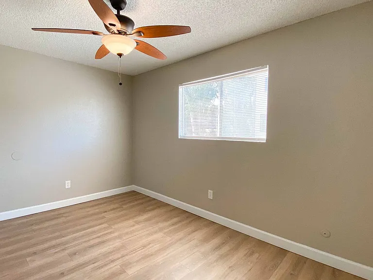 DL 4058 51st St — Photo 11