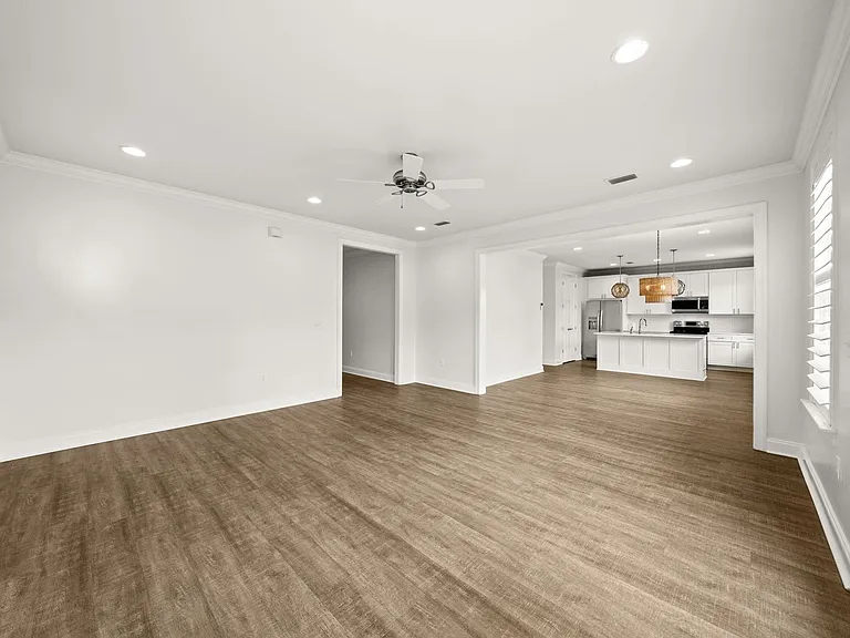 52 Chapman St — Photo 14
