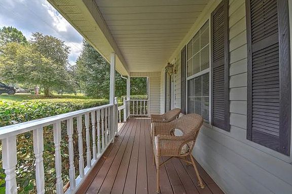3rd image of 1014 Estate Dr
