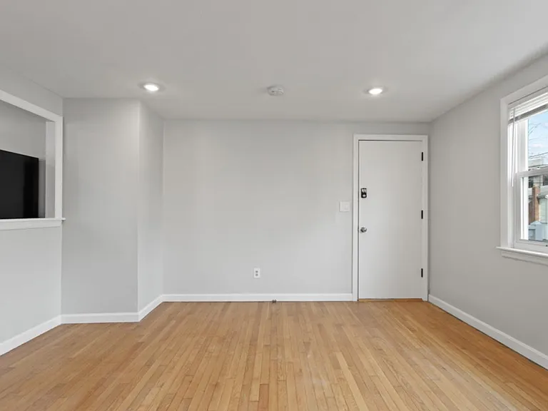3 Sagamore Ave #2L — Photo 4