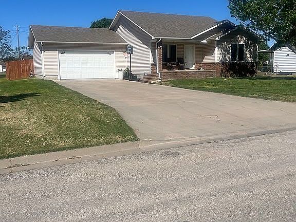 2nd image of 305 Sophy St