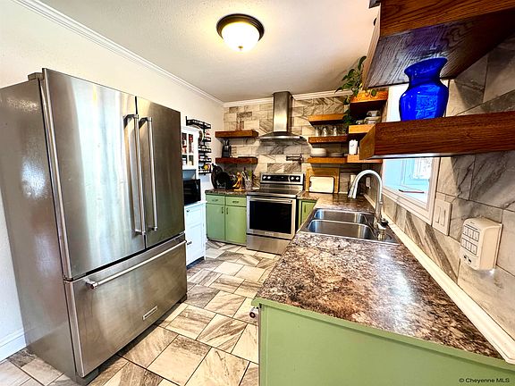 4th image of 429 Sierra Dr