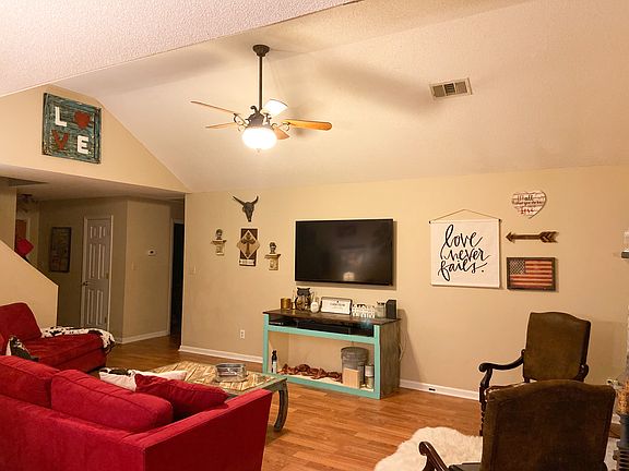 5th image of 505 Greenview Ct