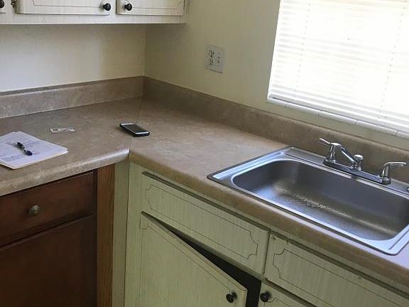 4th image of 706 W Dixie Ave #31