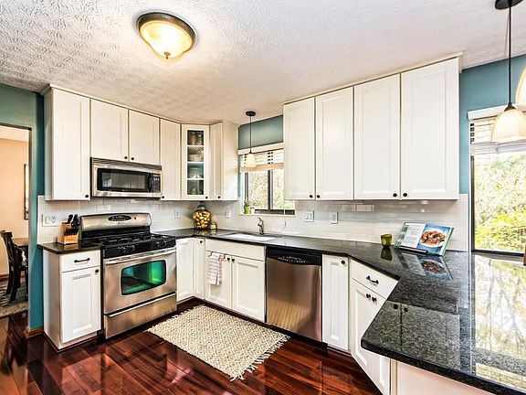 2nd image of 5574 Baybrook Ln