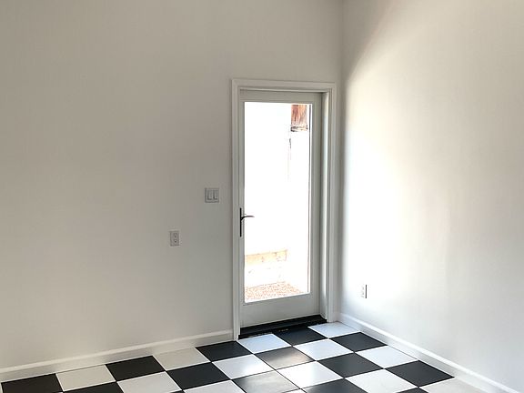 3rd image of 1841 Stearns Dr