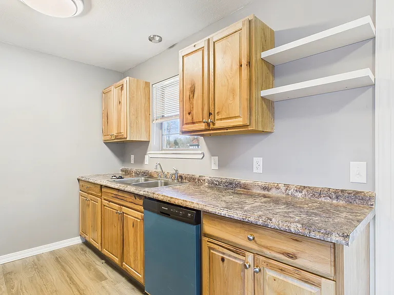 903 Waverly Rd — Photo 10