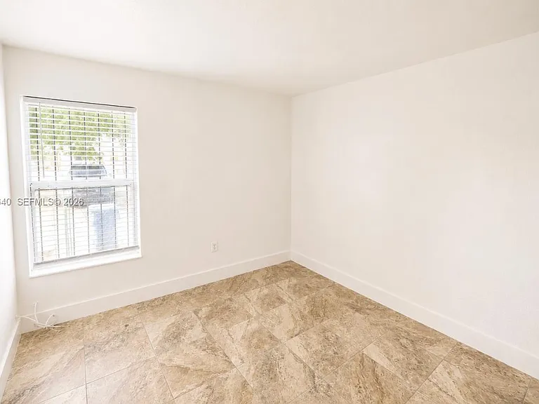 20674 NW 38th Ave — Photo 10