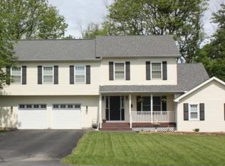 32 Sherwood Ave, East Greenbush, NY 12061