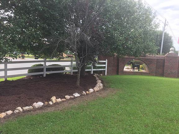 3rd image of 100 Northfort Dr