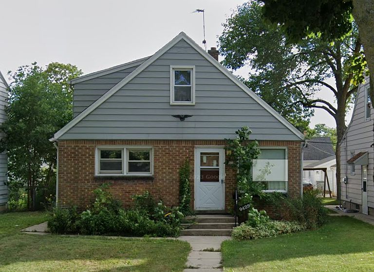 1st image of 9429 W Lisbon Ave