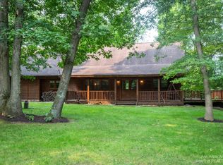 2134 Fox Ridge Dr, Howell, MI 48843