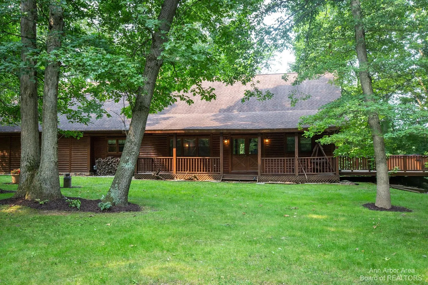 2134 Fox Ridge Dr photo 1