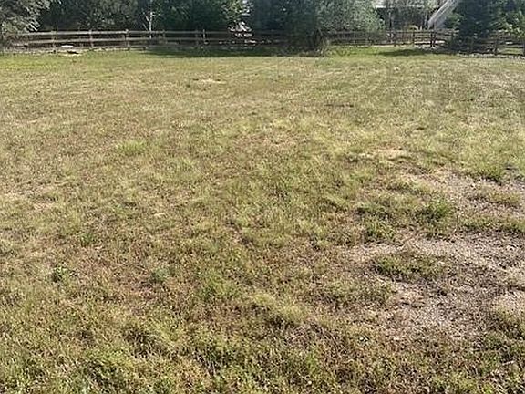 3rd image of 2840 Eagle Cir