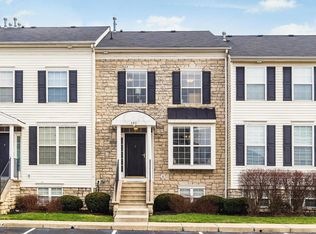 380 Oxford Oak Dr, Blacklick, OH 43004