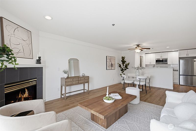 5th image of 15315 Sunwood Boulevard #A202