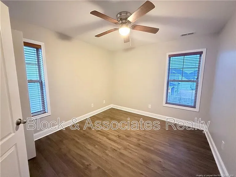 471 Century Dr — Photo 11