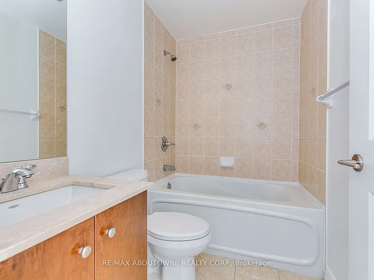 18 Yorkville Ave #3204 — Photo 20