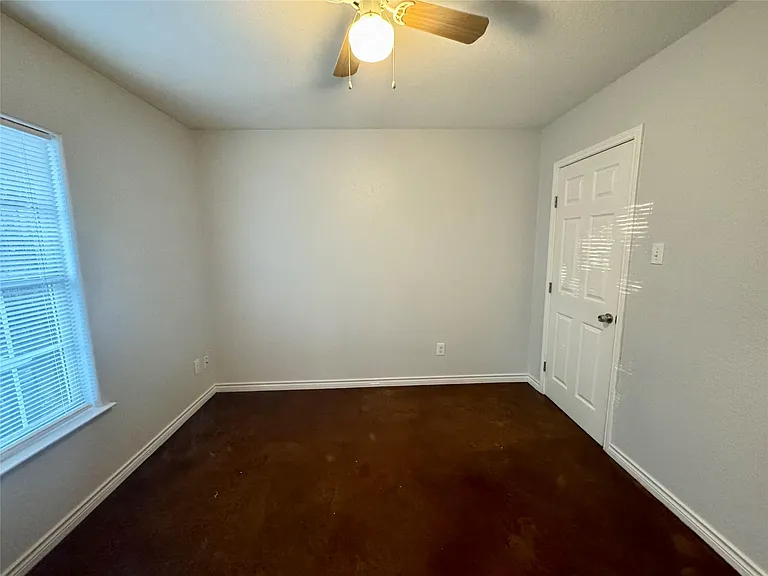 709 San Saba St #A — Photo 12