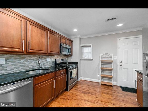 4th image of 148 N Ellwood Ave