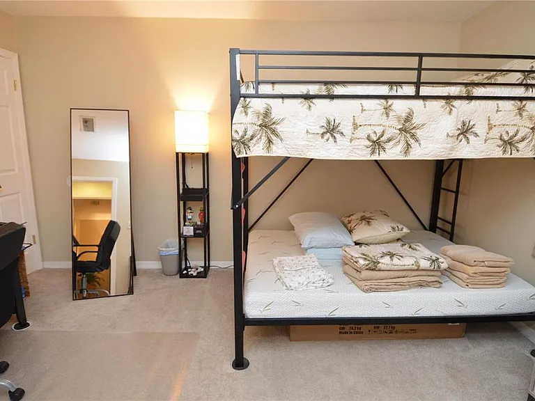 121 Seahorse Dr SE #C — Photo 37